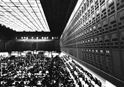 Floor trading when the market price information system began operations Floor trading when the market price information system began operations